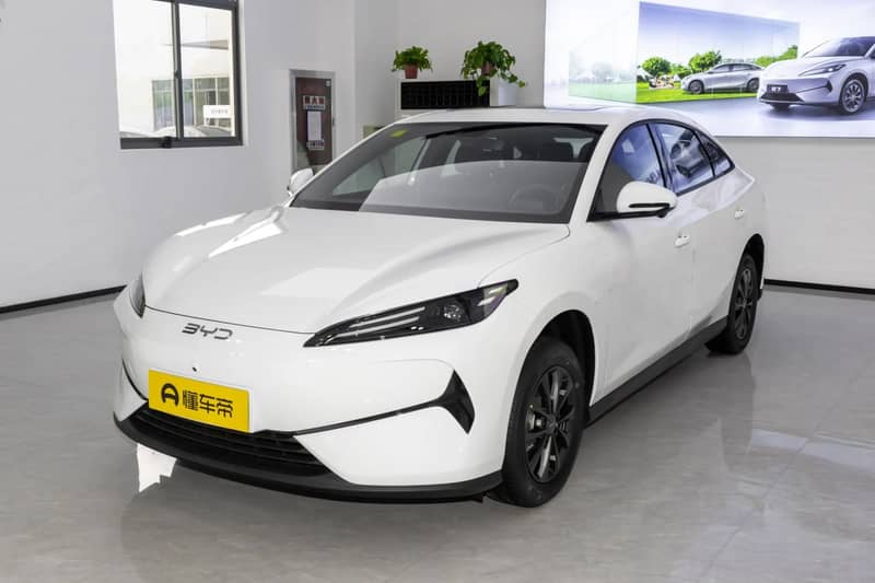 BYD e7